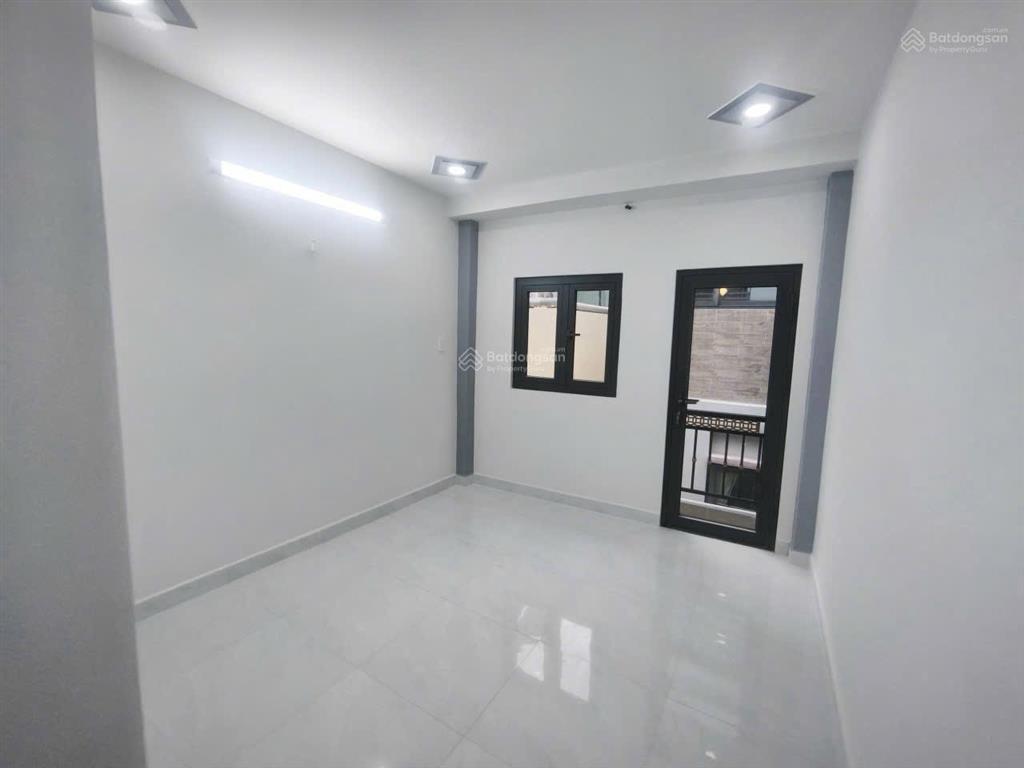 Bán nhà 730/lạc long quân 3.2x6  2 lầu 3.2 tỷ