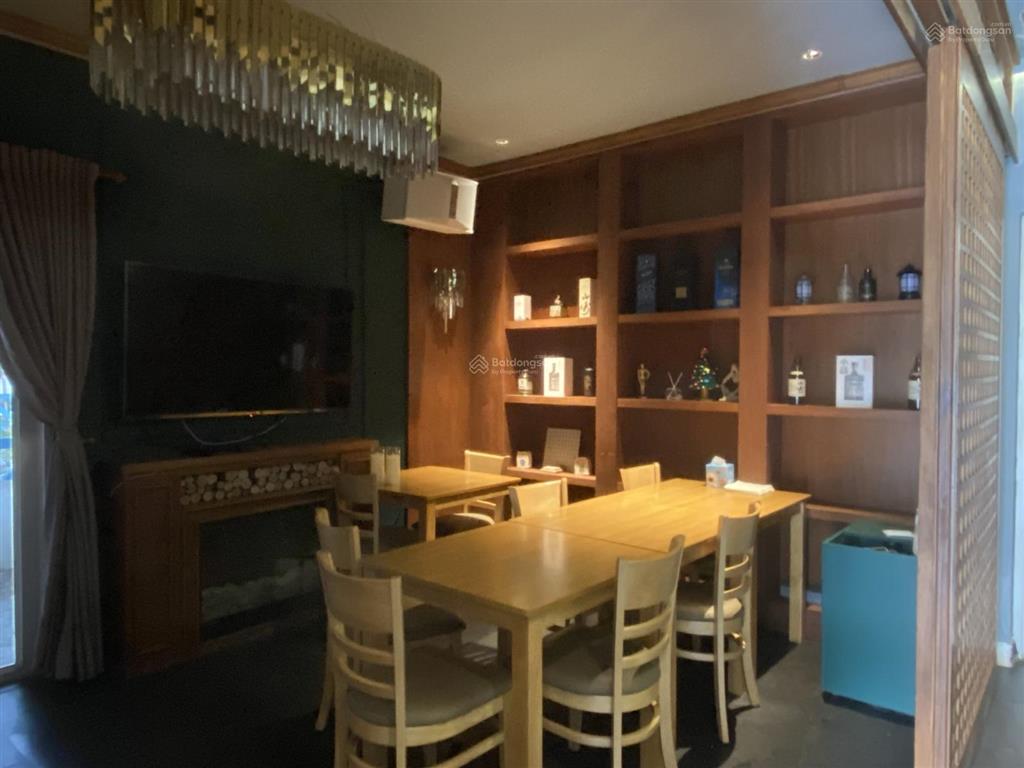 Cho thuê mặt bằng thảo điền có sân vườn 176m2 vị trí đẹp giá chỉ 55tr/ tháng.