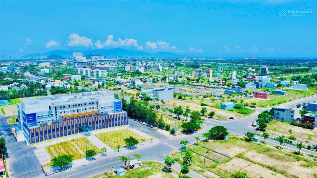 Cần bán lô đường 10m5 phan huy chú, kẹp vệt cây xanh, ngay cổng đh y phan châu trinh