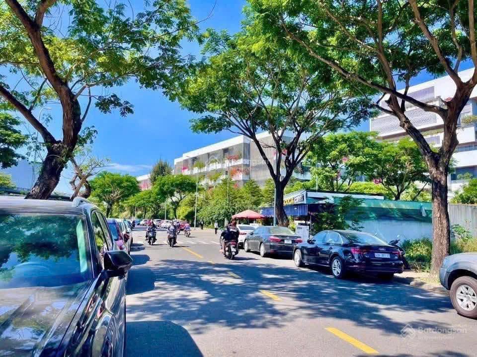 Giá tốt! cần tiền bán nhanh lô 96m2 đối diện đại học fpt, giá đầu tư