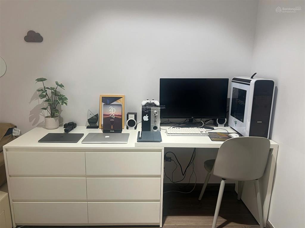 Chính chủ cho thuê căn 2pn full nội thất cao cấp, tầng cao fpt plaza