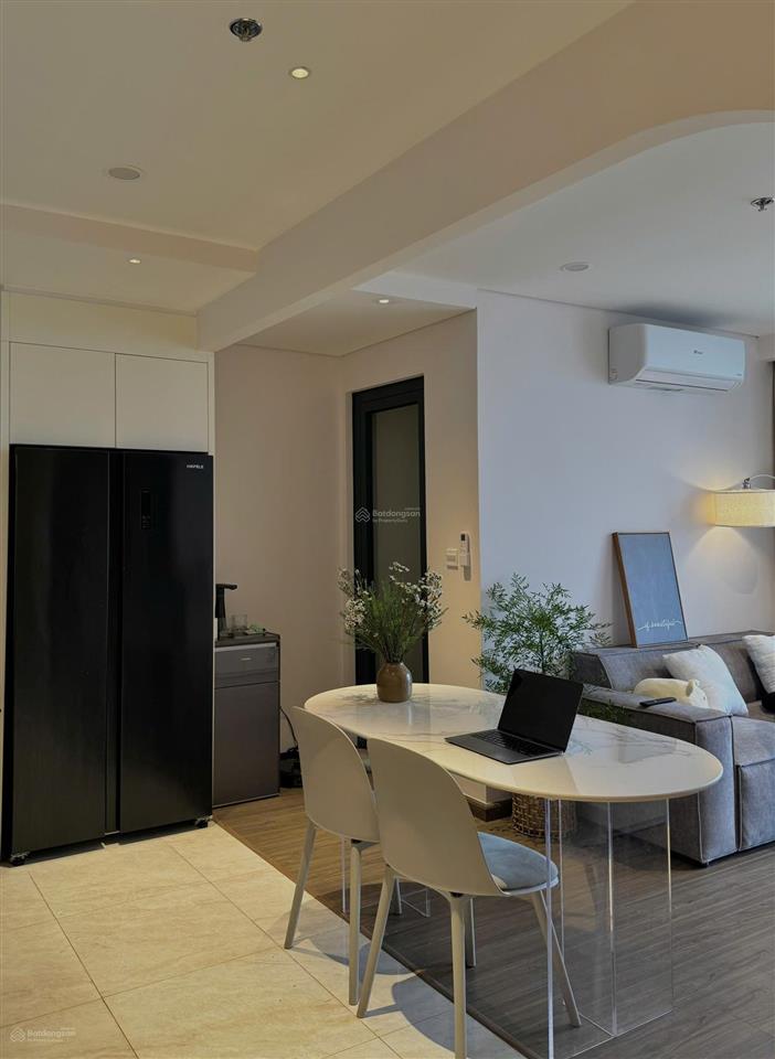 Chính chủ cho thuê căn 2pn full nội thất cao cấp, tầng cao fpt plaza