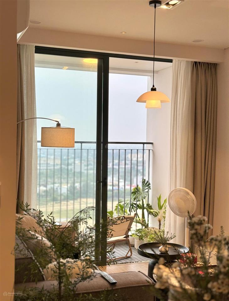 Chính chủ cho thuê căn 2pn full nội thất cao cấp, tầng cao fpt plaza