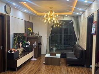 Chính chủ bán gấp căn hộ 2 ngủ 2 vệ sinh, 70m2, full nội thất, sẵn sổ, slot ô tô giá chỉ 6 tỷ