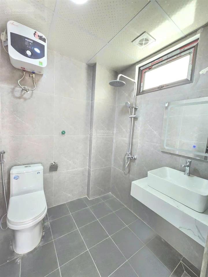 Nhà bát khốilong biên, 35m2 6tỷ bao thuế phí