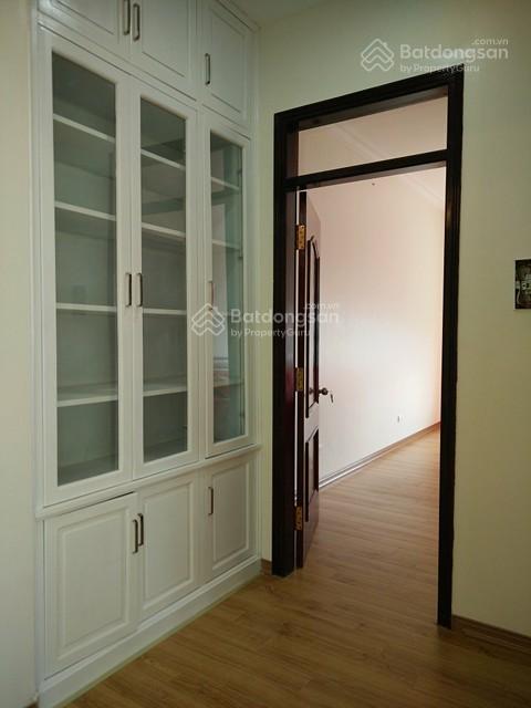 Cần bán gấp căn hộ chung cư 105 m2, 2 pn (sửa đc 3pn) tòa 18t khu đô thị trung hòa nhân chính