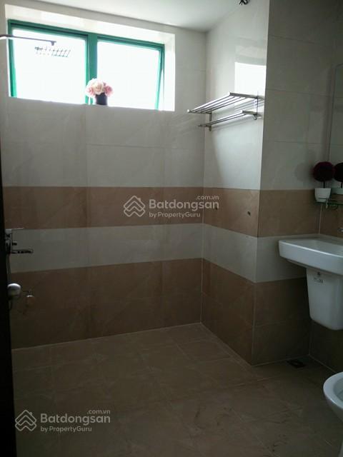 Cần bán gấp căn hộ chung cư 105 m2, 2 pn (sửa đc 3pn) tòa 18t khu đô thị trung hòa nhân chính