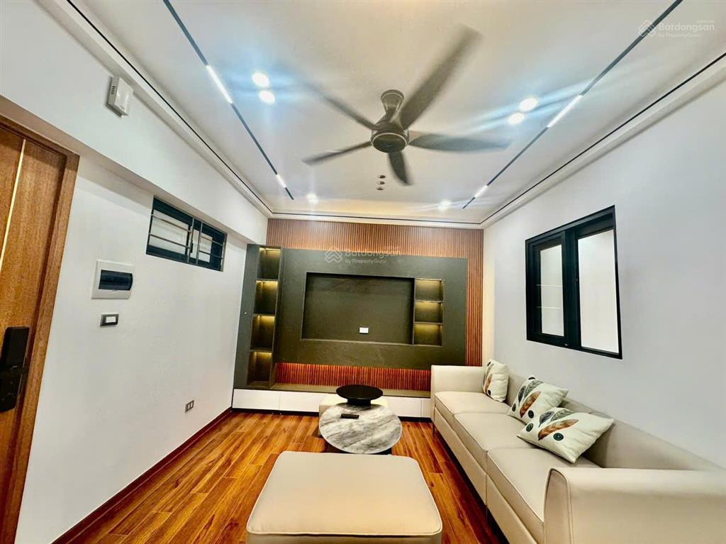 Giá cực tốt, 3pn tòa 137 nguyễn ngọc vũ, ngay lê văn lương  láng hạ. dt 80m2, 3pn, full nội thất