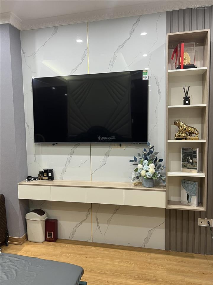 Cần bán gấp căn hộ chung cư cao cấp 115 m², 2 pn, 1 kho tòa trung yên plaza số 1 trung hòa