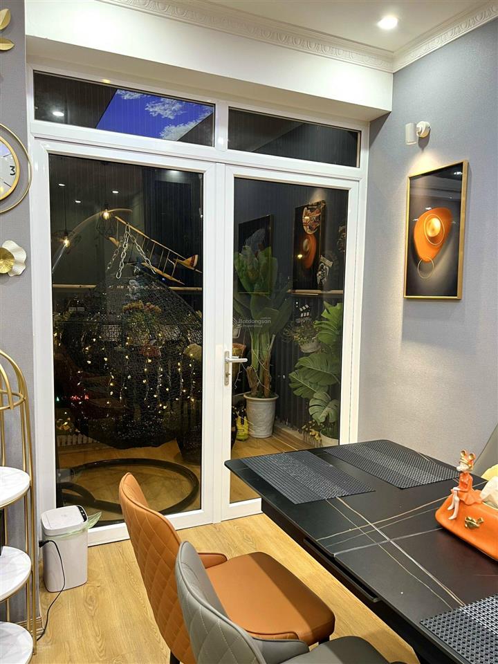 Cần bán gấp căn hộ chung cư cao cấp 115 m², 2 pn, 1 kho tòa trung yên plaza số 1 trung hòa