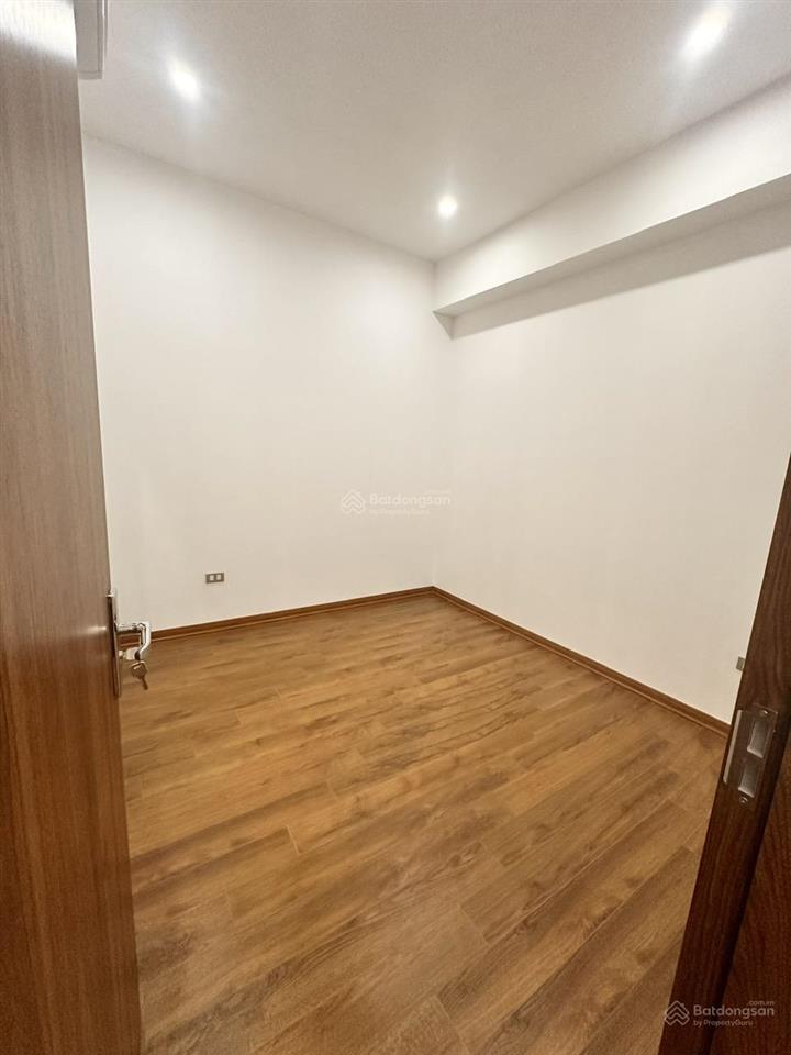 Cần bán gấp căn hộ chung cư cao cấp 125 m2, 3 pn, tòa n09b1 công viên cầu giấy