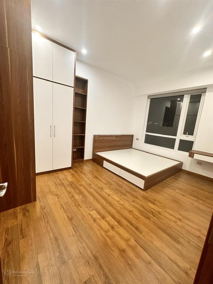 Cần bán gấp căn hộ chung cư cao cấp 125 m2, 3 pn, tòa n09b1 công viên cầu giấy