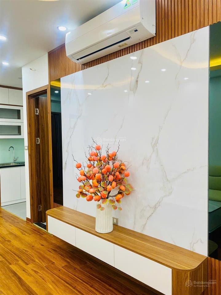 Cần bán gấp căn hộ chung cư cao cấp 60 m2, 3 pn, tòa a6b mạc thái tổ