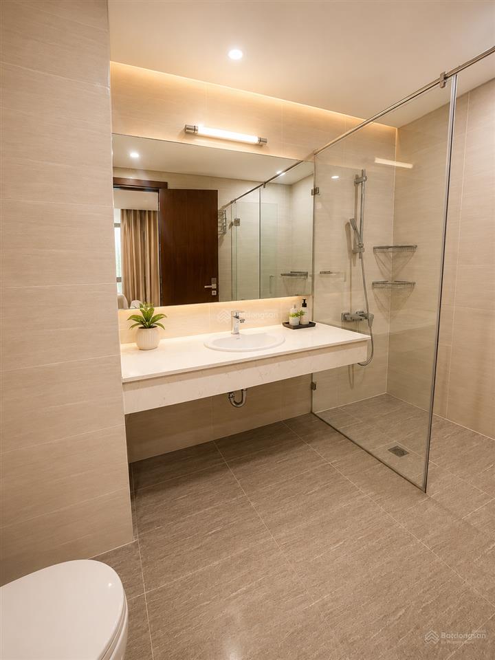 Cần bán gấp căn hộ chung cư cao cấp 105 m2, 3 pn tòa golden palm 21 lê văn lương