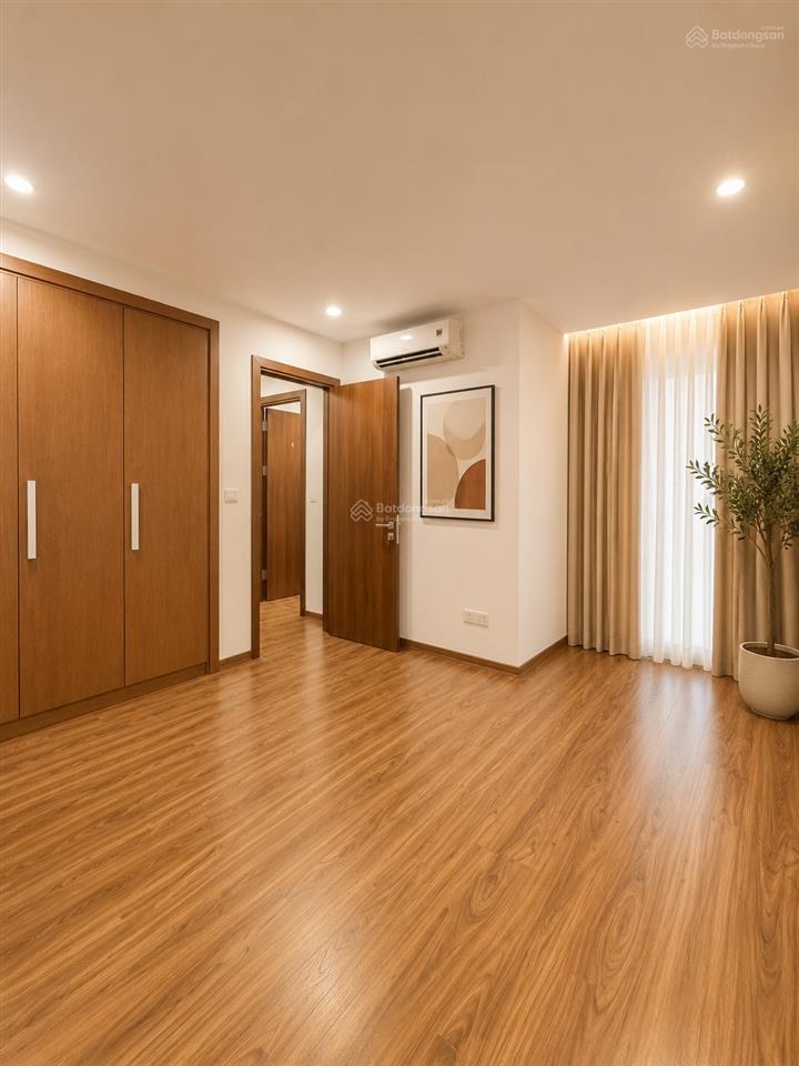 Cần bán gấp căn hộ chung cư cao cấp 105 m2, 3 pn tòa golden palm 21 lê văn lương