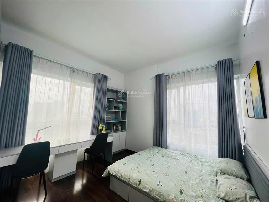 Bán căn hộ chung cư 120 m2, 3 pn nguyễn chánh, gần trung yên