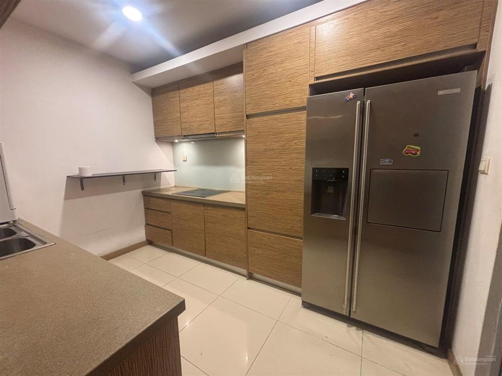 Giá hời tòa nhà. cho thuê căn hộ chung cư 140 m2, 3 pn, tòa skycity 88 láng hạ