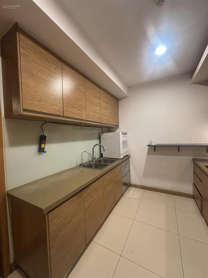 Giá hời tòa nhà. cho thuê căn hộ chung cư 140 m2, 3 pn, tòa skycity 88 láng hạ