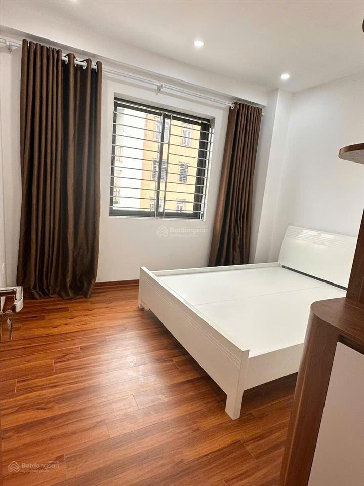 4,15 tỉ!!! giá rẻ nhất khu đô thị trung hòa nhân chính, 50m2,2pn mặt đường hoàng minh giám