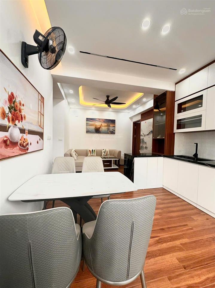 4,15 tỉ!!! giá rẻ nhất khu đô thị trung hòa nhân chính, 50m2,2pn mặt đường hoàng minh giám