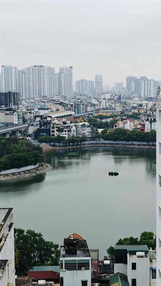 Bán căn hộ chung cư 64 m2, 2 pn, tòa ct2 tđc hoàng cầu 5 tỉ 0904 760 ***