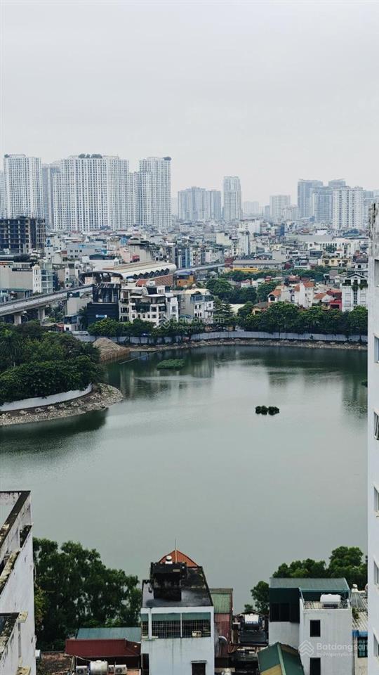 Bán căn hộ chung cư 64 m2,2 pn, tòa ct2 tđc hoàng cầu 5 tỉ0904 760 ***