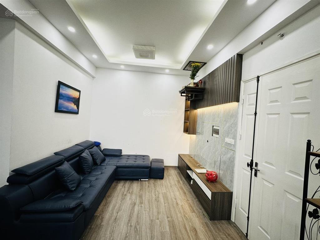 Bán căn hộ chung cư 64 m2,2 pn, tòa ct2 tđc hoàng cầu 5 tỉ0904 760 ***