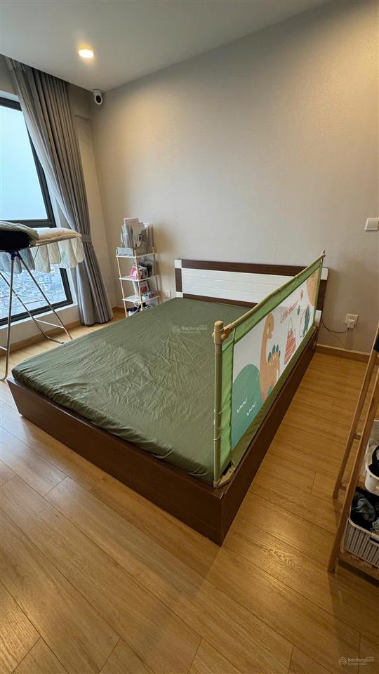 Cần bán gấp căn hộ chung cư cao cấp 83 m2,2 pn tòa golden palm 21 lê văn lương