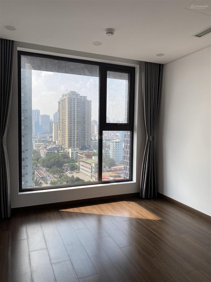 Cần bán gấp căn hộ chung cư cao cấp 110 m2, 3 pn tòa golden palm 21 lê văn lương