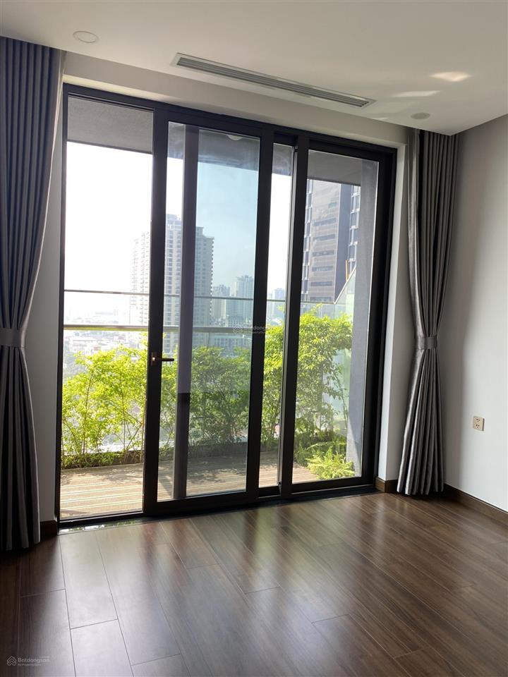 Cần bán gấp căn hộ chung cư cao cấp 110 m2, 3 pn tòa golden palm 21 lê văn lương