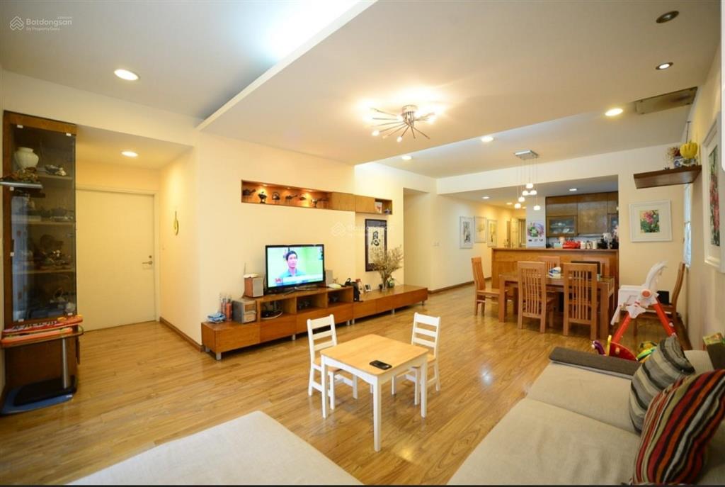 Bán căn hộ chung cư 100 m2, 2 pn, tòa 170 đê la thành, đống đa, 0904 760 ***