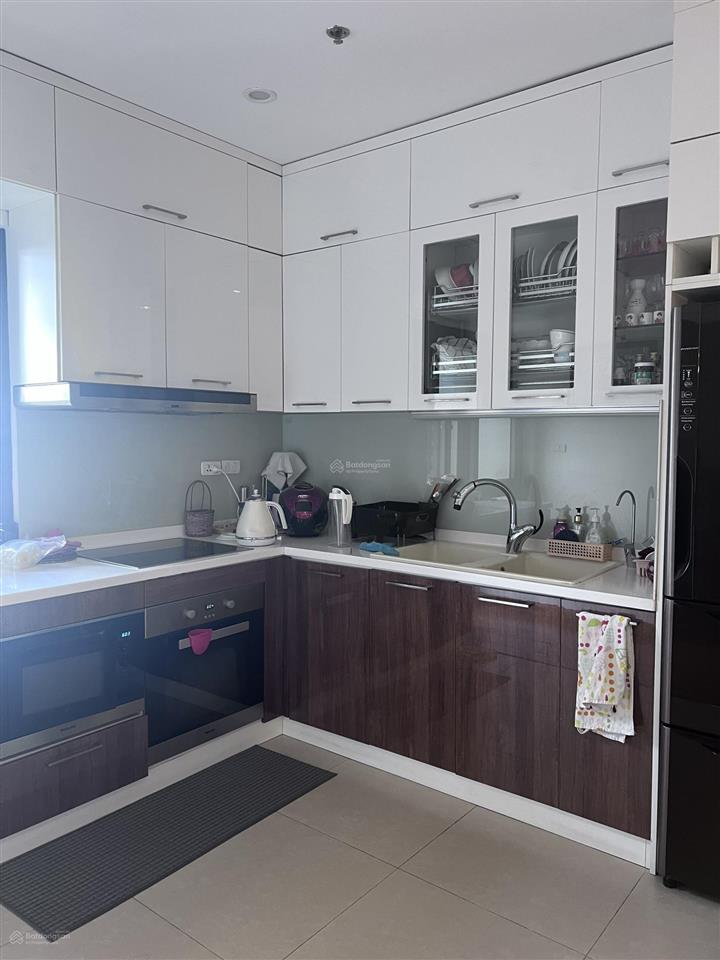 Cần bán gấp căn hộ chung cư cao cấp 65 m2, 2 pn tòa brg diamond 25 lê văn lương