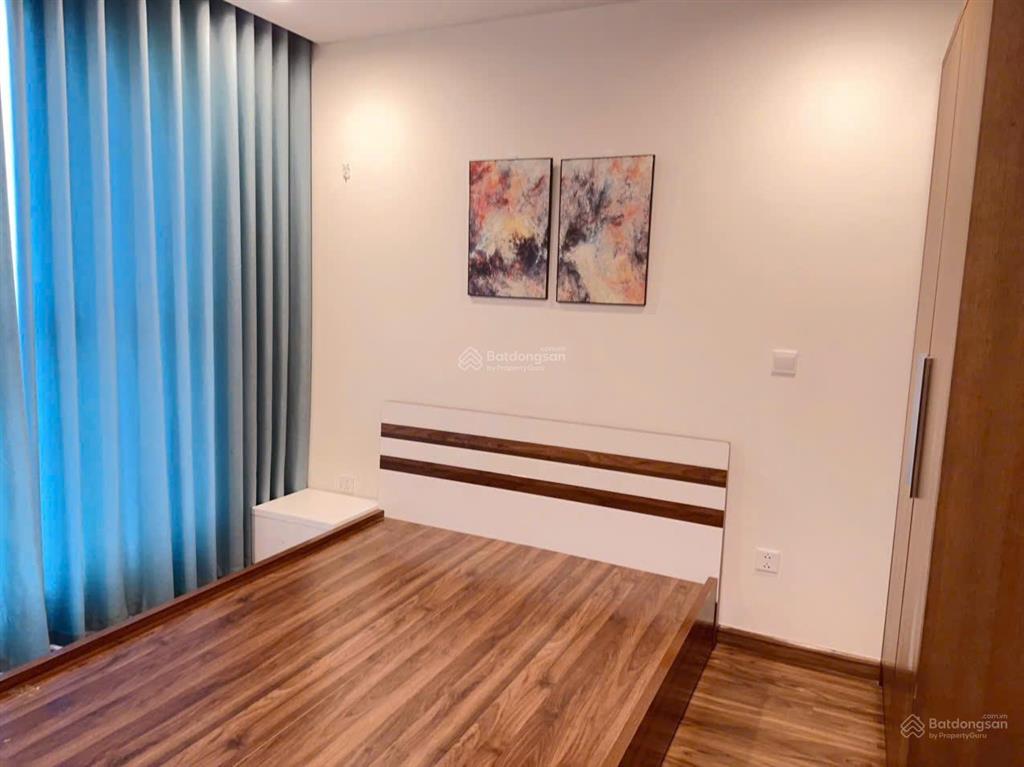 Cho thuê căn hộ chung cư 70 m2, 2 pn tòa golden palm 21 lê văn lương