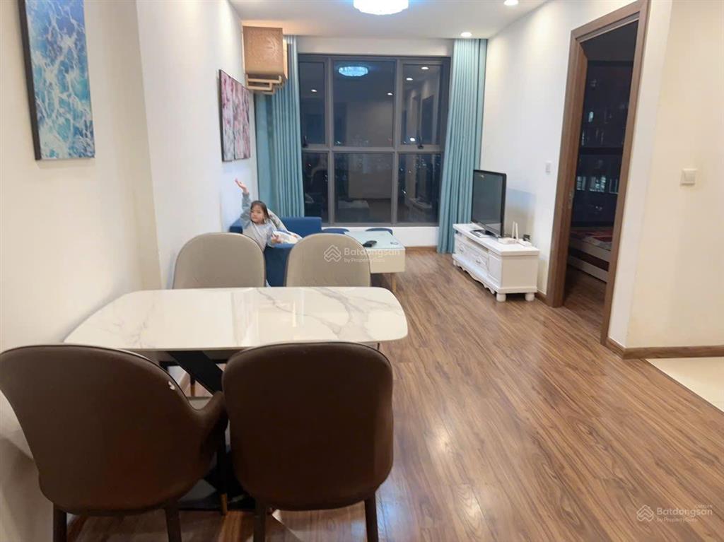 Cho thuê căn hộ chung cư 70 m2, 2 pn tòa golden palm 21 lê văn lương