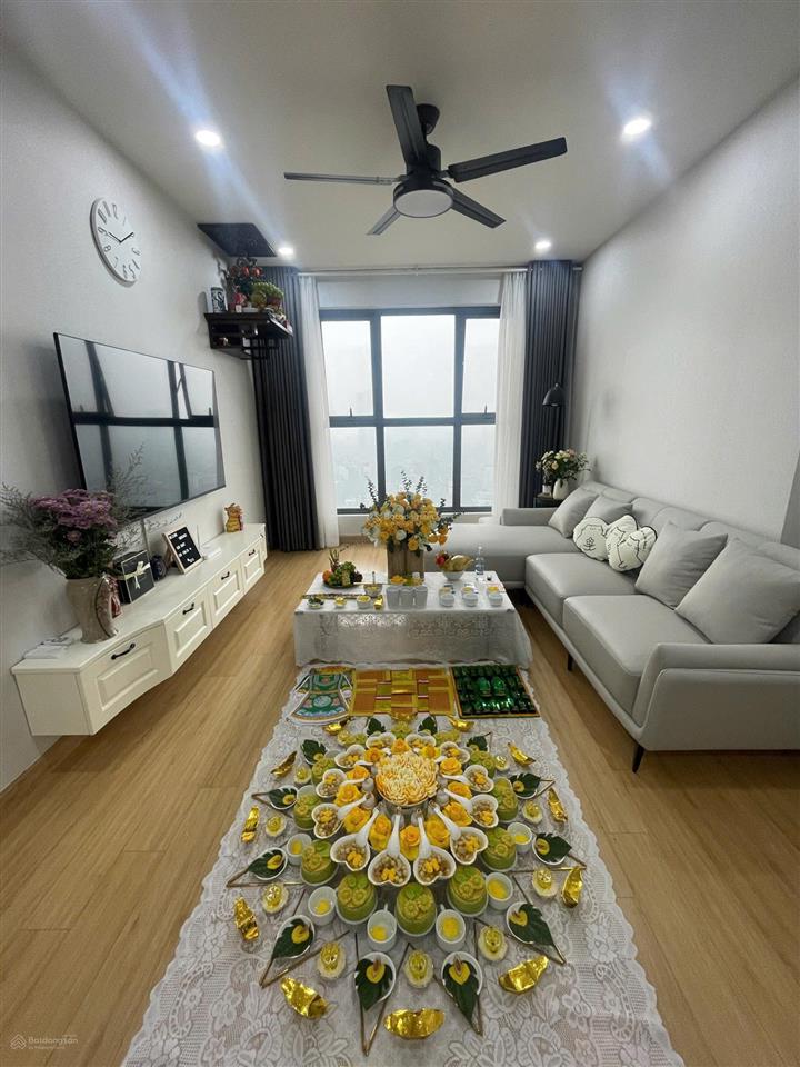 Cần bán gấp căn hộ chung cư cao cấp 83 m2, 2 pn tòa golden palm 21 lê văn lương
