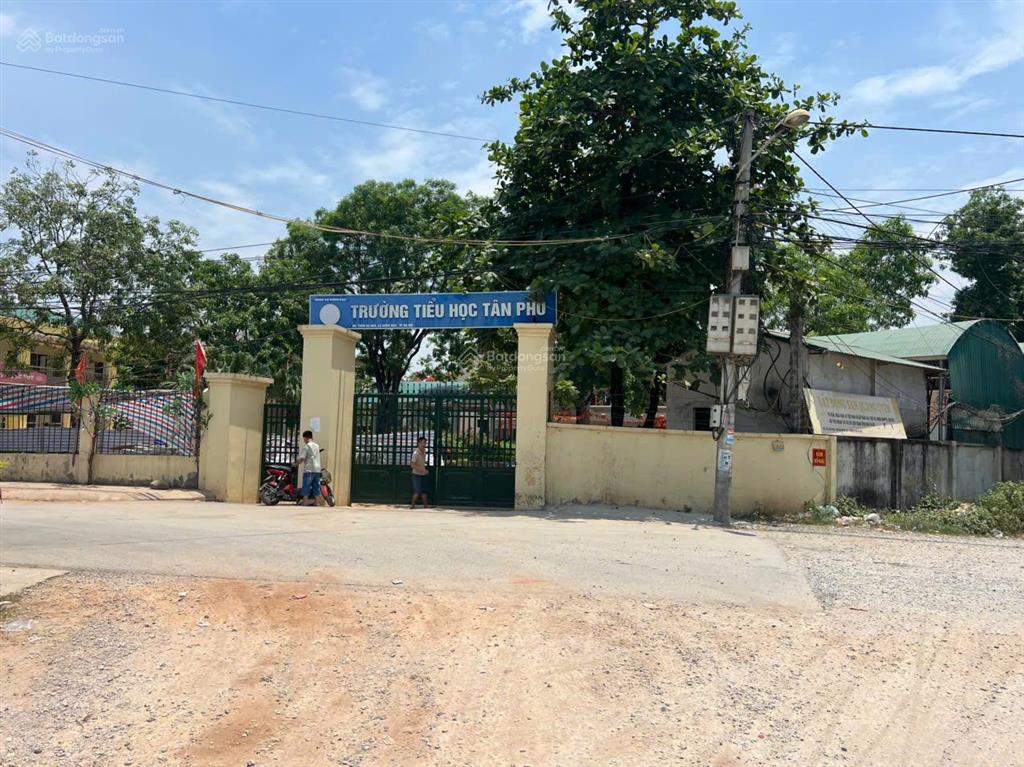 Đất nền tân phú  quốc oai gần trường học, ủy ban, trạm y tế, chợ...