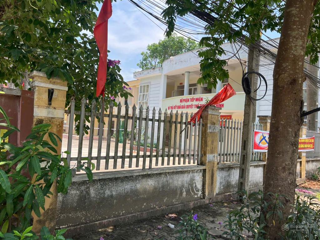 Đất nền tân phú  quốc oai gần trường học, ủy ban, trạm y tế, chợ...