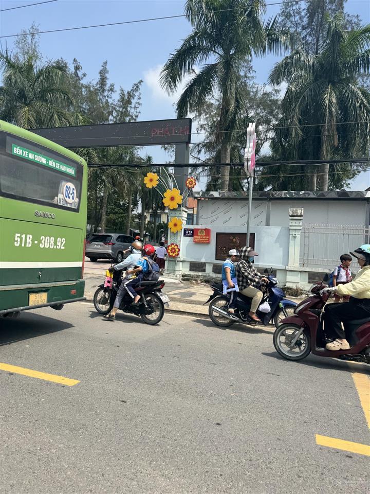 Bán đất thổ + cây lâu năm ấp rừng dầu, xã mỹ hạnh bắc, đức hòa, long an