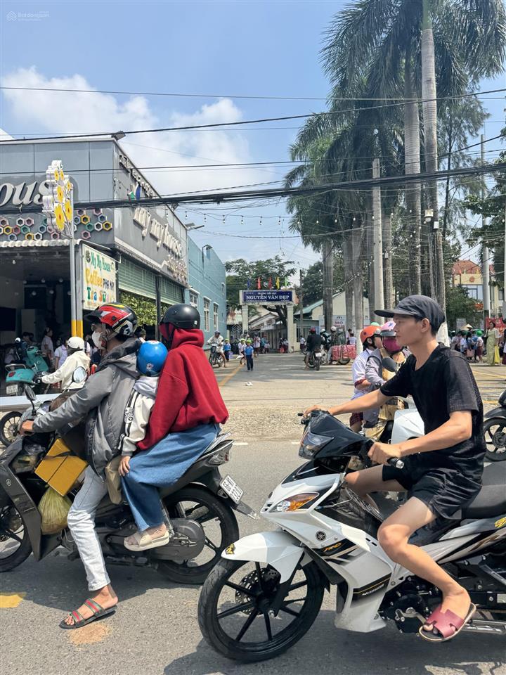 Bán đất thổ + cây lâu năm ấp rừng dầu, xã mỹ hạnh bắc, đức hòa, long an