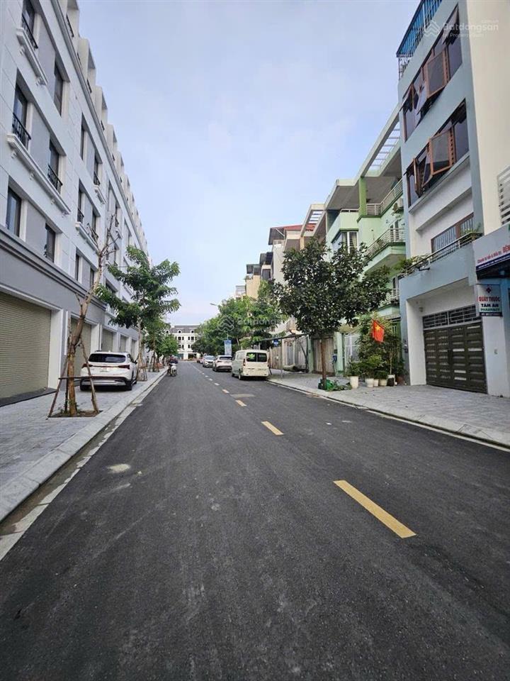 Bán nhà liền kề kđt văn phú, hà đông, 100m2 x 4 tầng, mặt tiền 4.5m, giá 24 tỷ