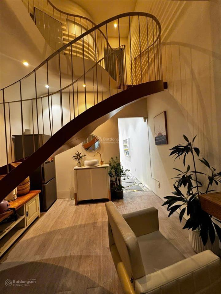 Nhà 4 tầng kèm nội thất spa gần vòng xoay phù đổng q1