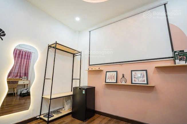 Nhà q1 full nội thất 10pn/11wc, thang máy