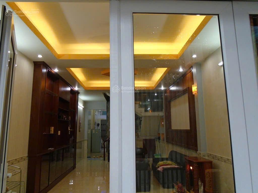 Cho thuê nhà mặt tiền 4 tầng gần sân vận động quận 8