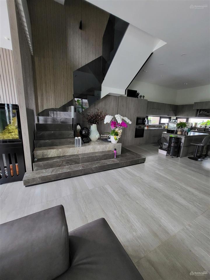Biệt thự (người nước ngoài đứng tên) gần phạm văn đồng, tp thủ đức dt 250m2, giá 27 tỷ
