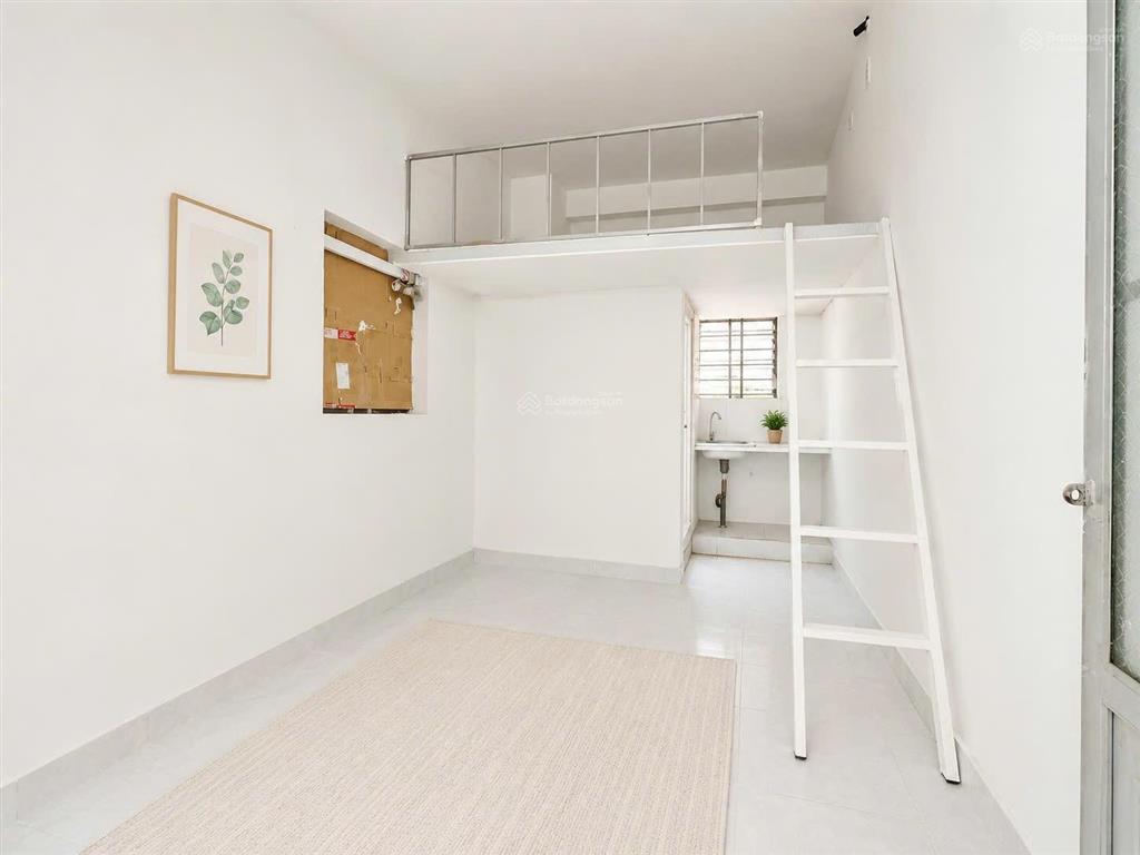 Phòng trọ giá rẻ ngay lạc long quân giáp quận 11 / đại học văn hiến / đầm sen