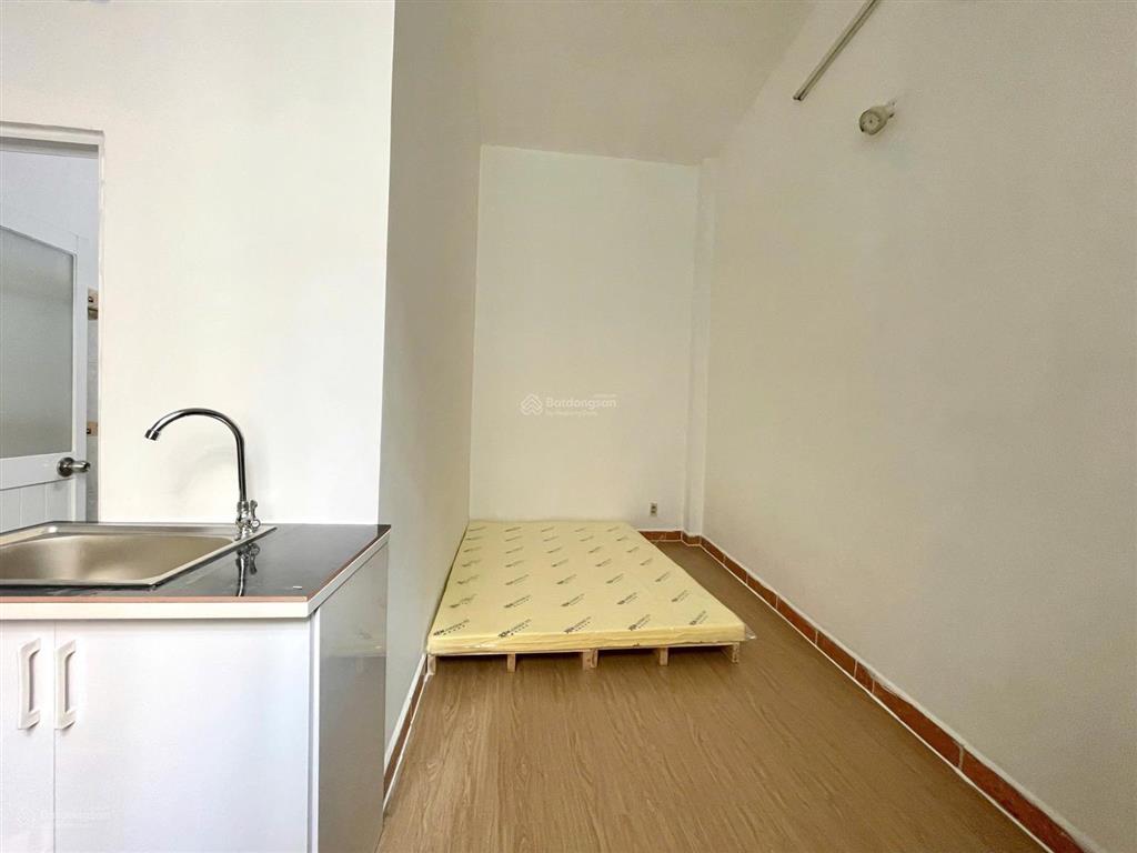 Studio cửa sổ trời full nội thất ngay nhà ga t3 trống sẵn