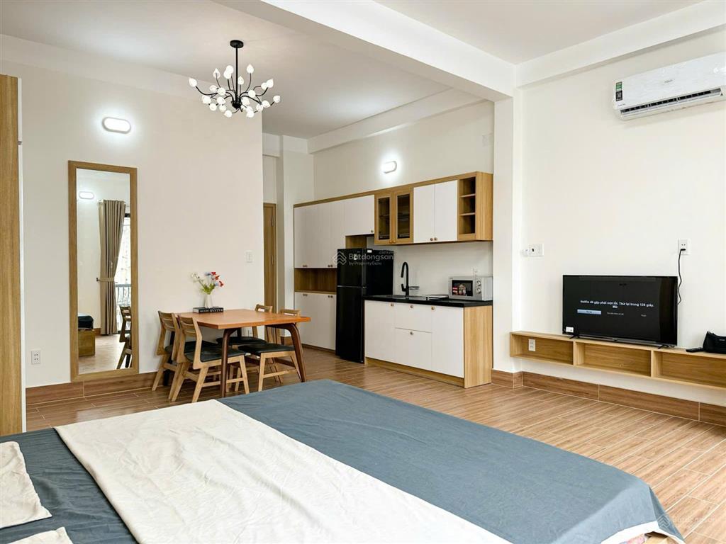 Studio full nội thất ban công siêu rộng