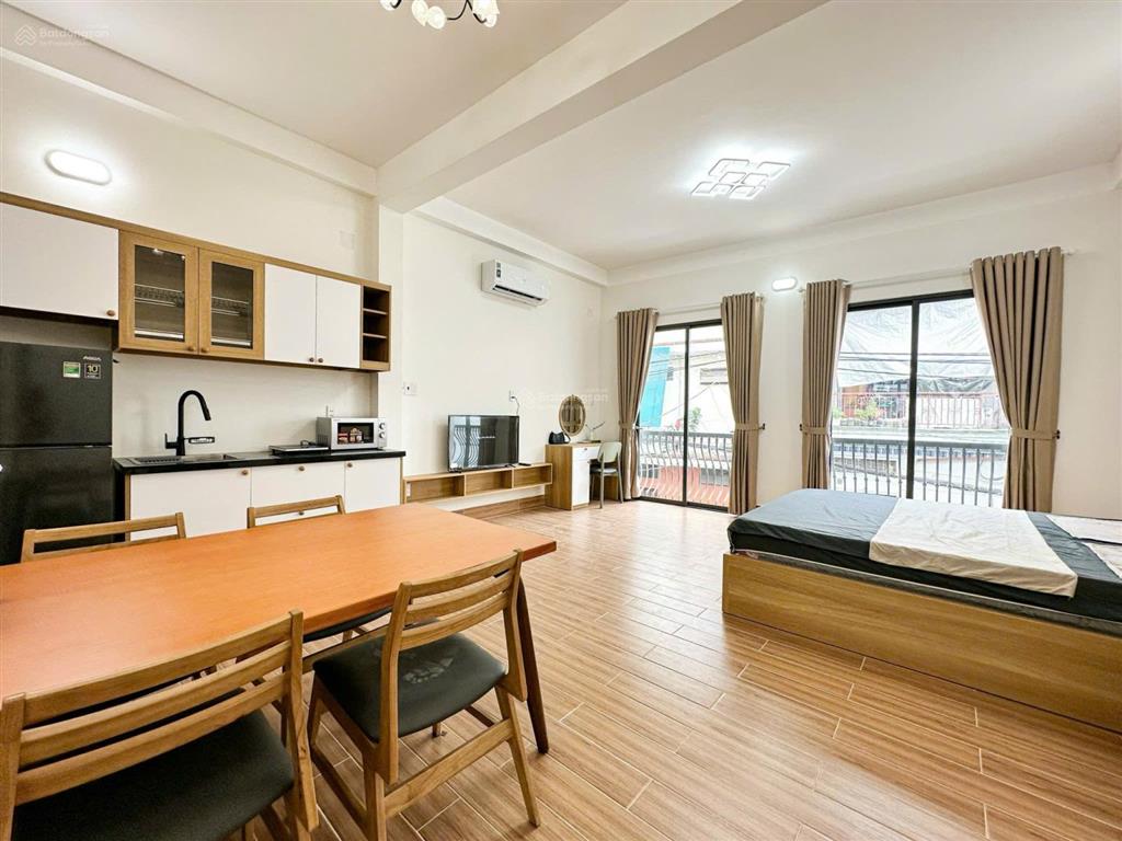 Studio full nội thất ban công siêu rộng