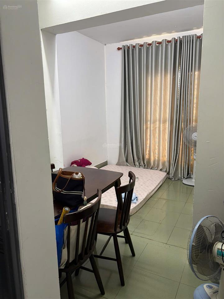 Cho thuê phòng trọ cơ bản 15m2, giá 3,5 triệu tại nguyễn hồng đào có ban công