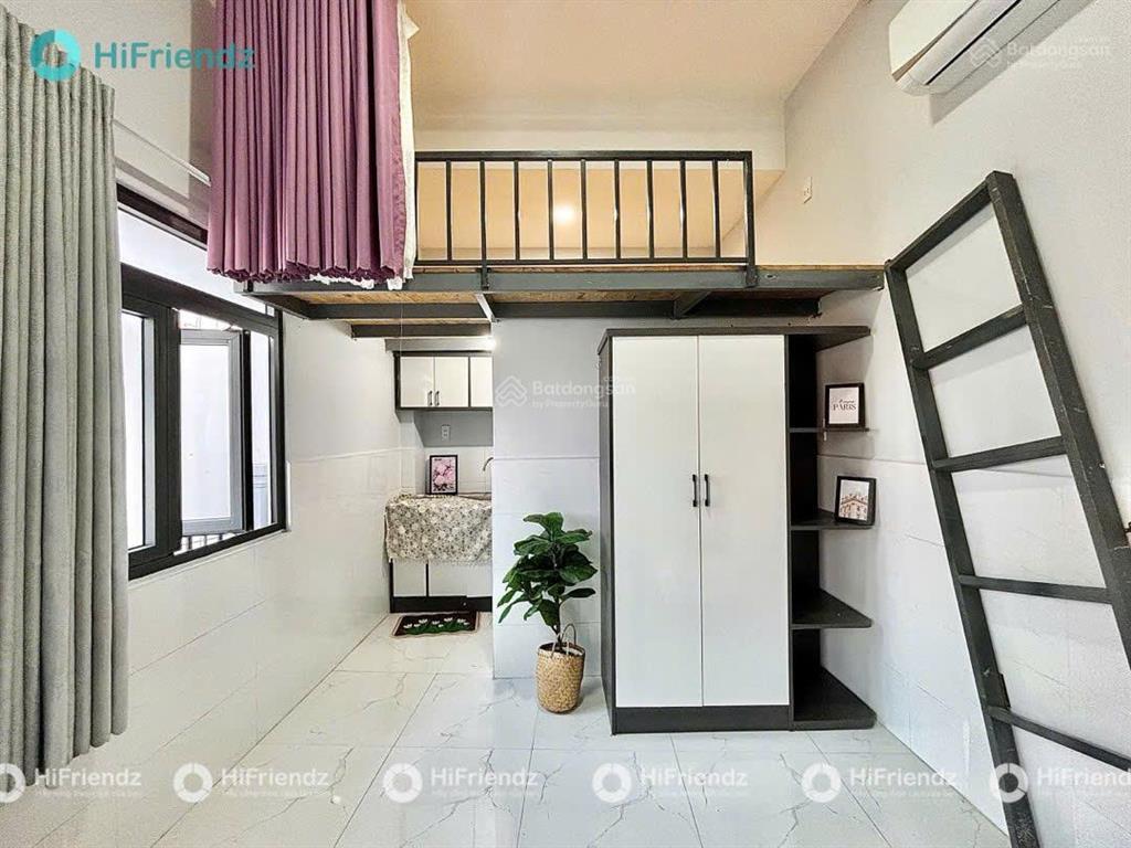 Duplex cửa sổ | đầy đủ nội thất | toà nhà lớn | cách vhu 5p đi xe
